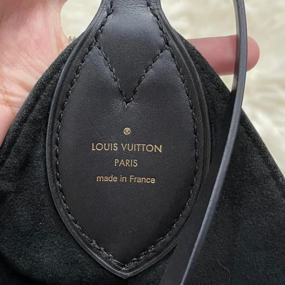 🖤 DISCONTINUED 🖤 Louis Vuitton Flower Hobo - Picture 8 of 14